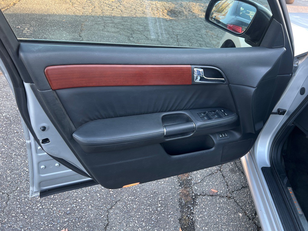 2007 INFINITI M35 Image 9