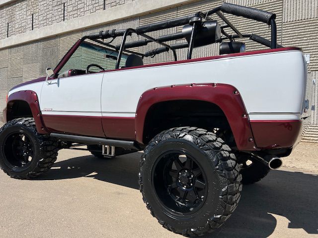 1995 Chevrolet Tahoe Image 22