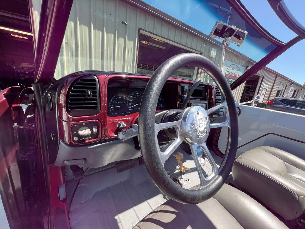 1995 Chevrolet Tahoe Image 33