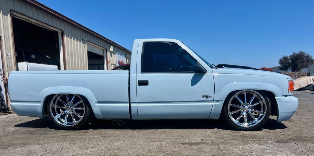 1992 Chevrolet C/K Image 3