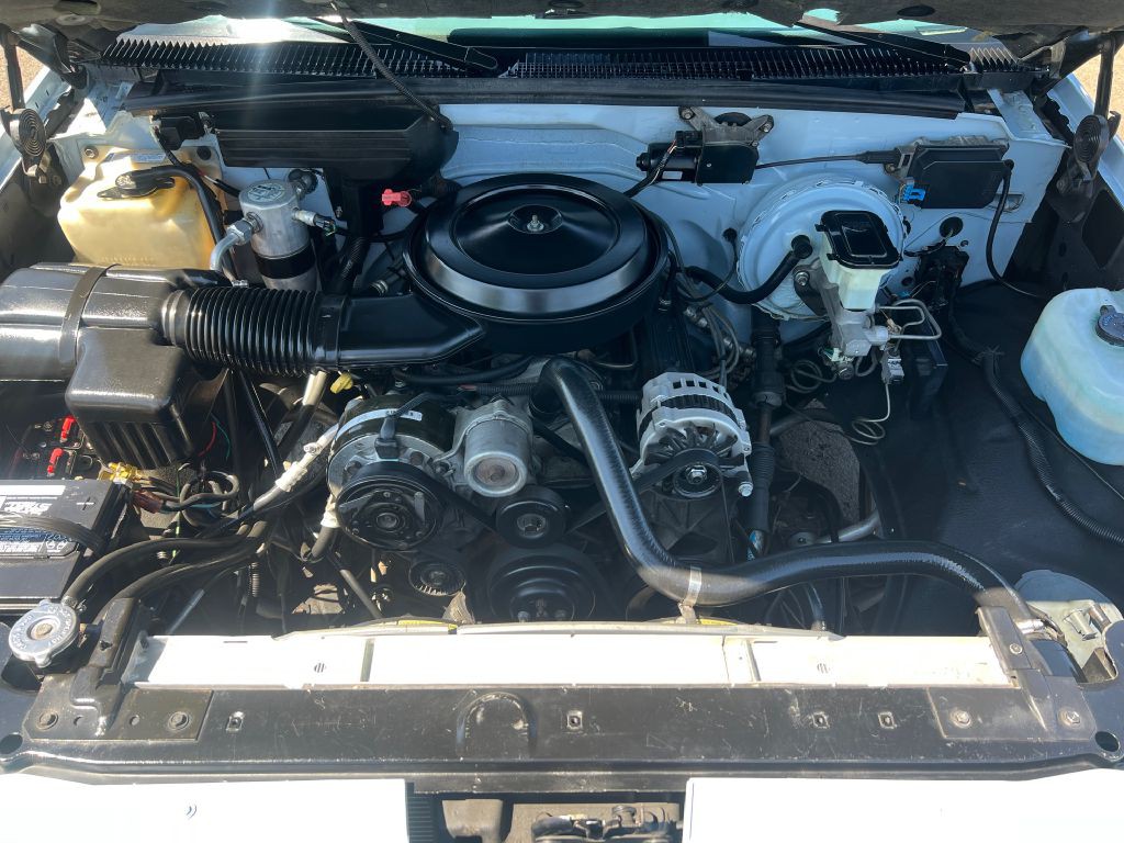 1992 Chevrolet C/K Image 18