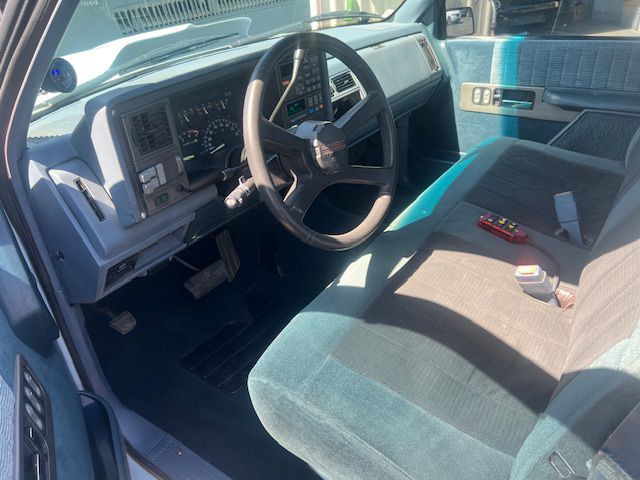 1992 Chevrolet C/K Image 22