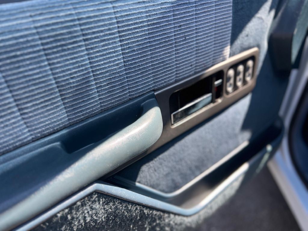 1992 Chevrolet C/K Image 26