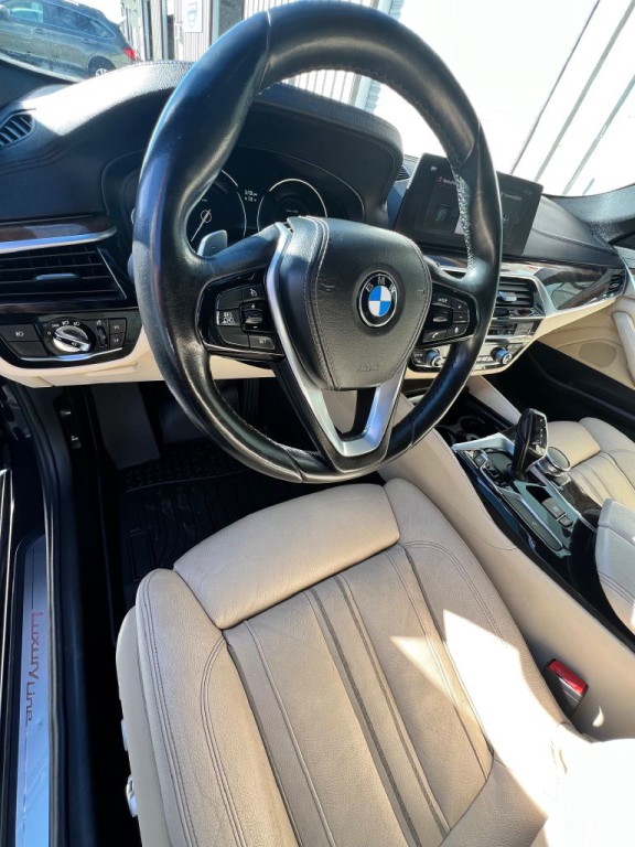 2018 BMW 5 Series Image 16