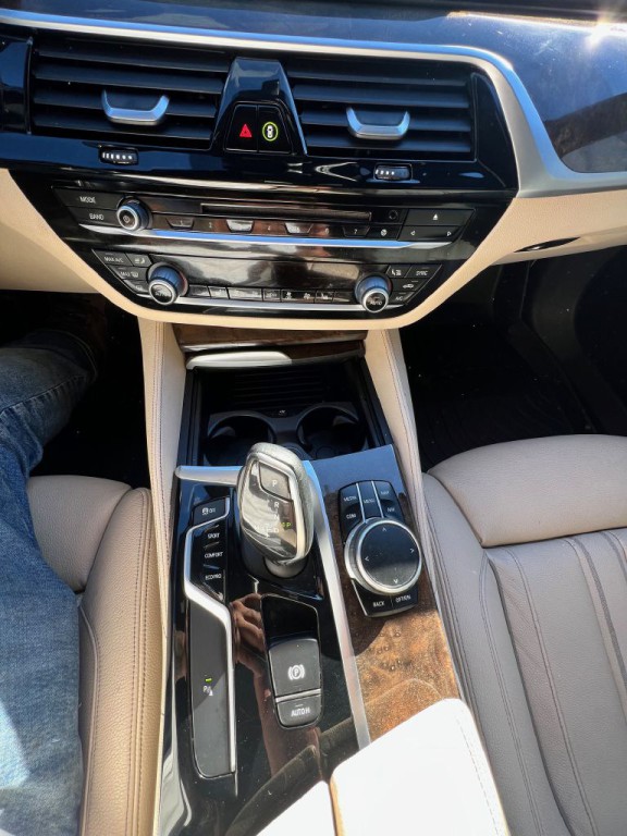 2018 BMW 5 Series Image 17