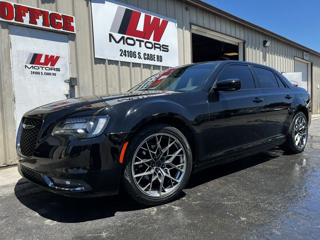 2019 Chrysler 300 Image 5