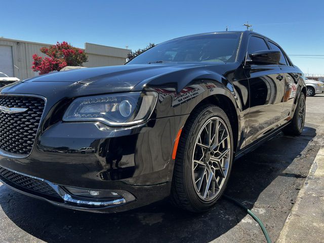 2019 Chrysler 300 Image 6