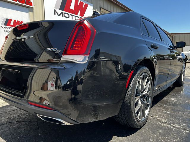 2019 Chrysler 300 Image 10