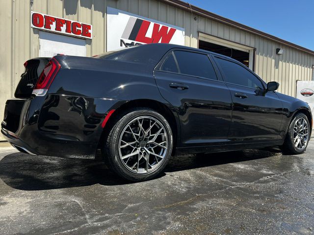 2019 Chrysler 300 Image 13