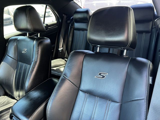 2019 Chrysler 300 Image 19