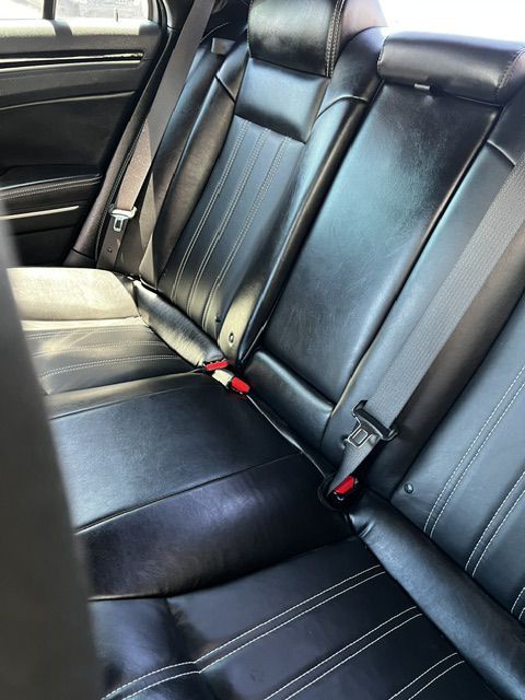 2019 Chrysler 300 Image 24