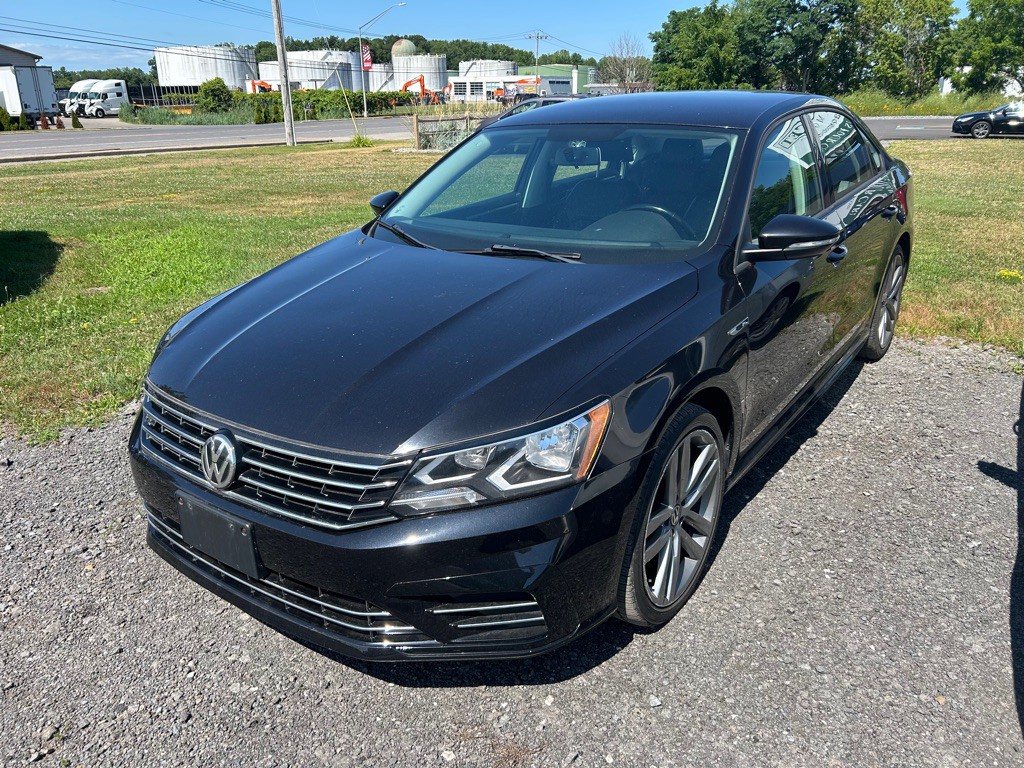 2018 Volkswagen Passat Image 1