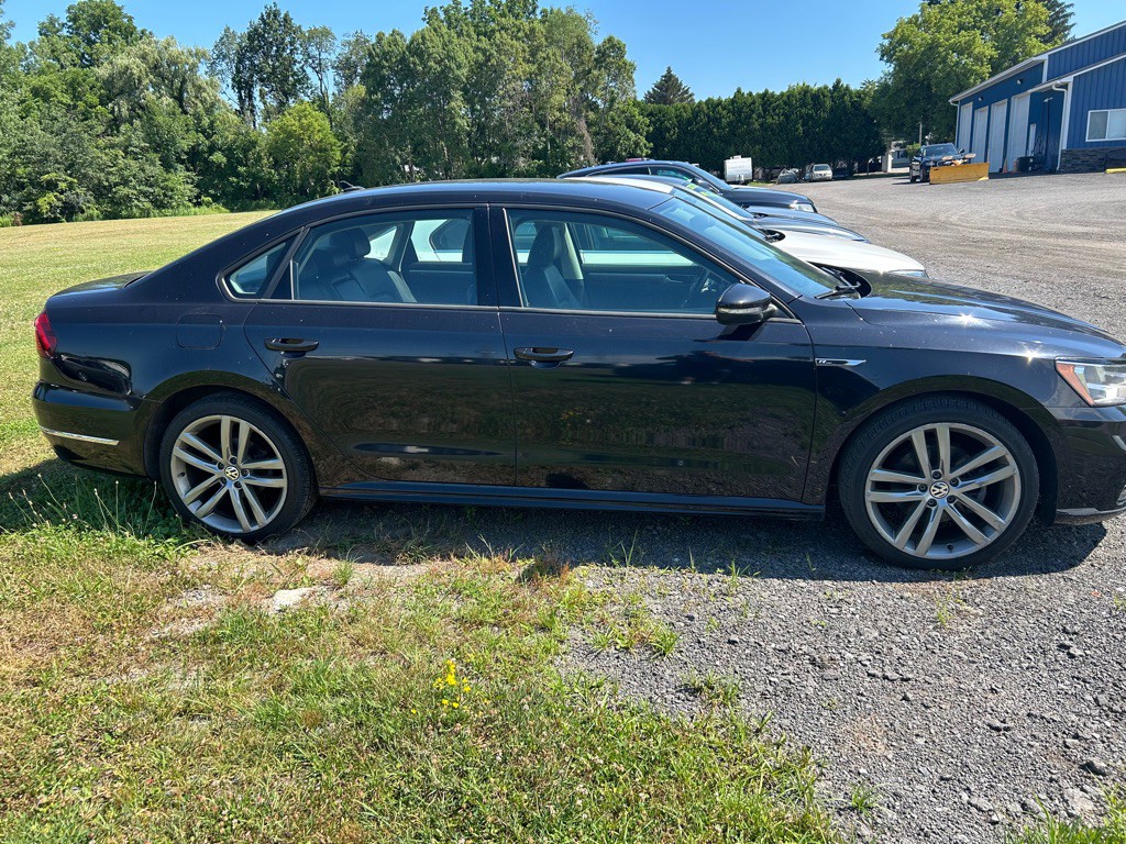 2018 Volkswagen Passat Image 4