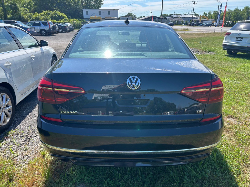 2018 Volkswagen Passat Image 6