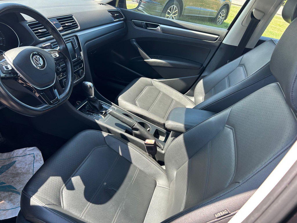 2018 Volkswagen Passat Image 10