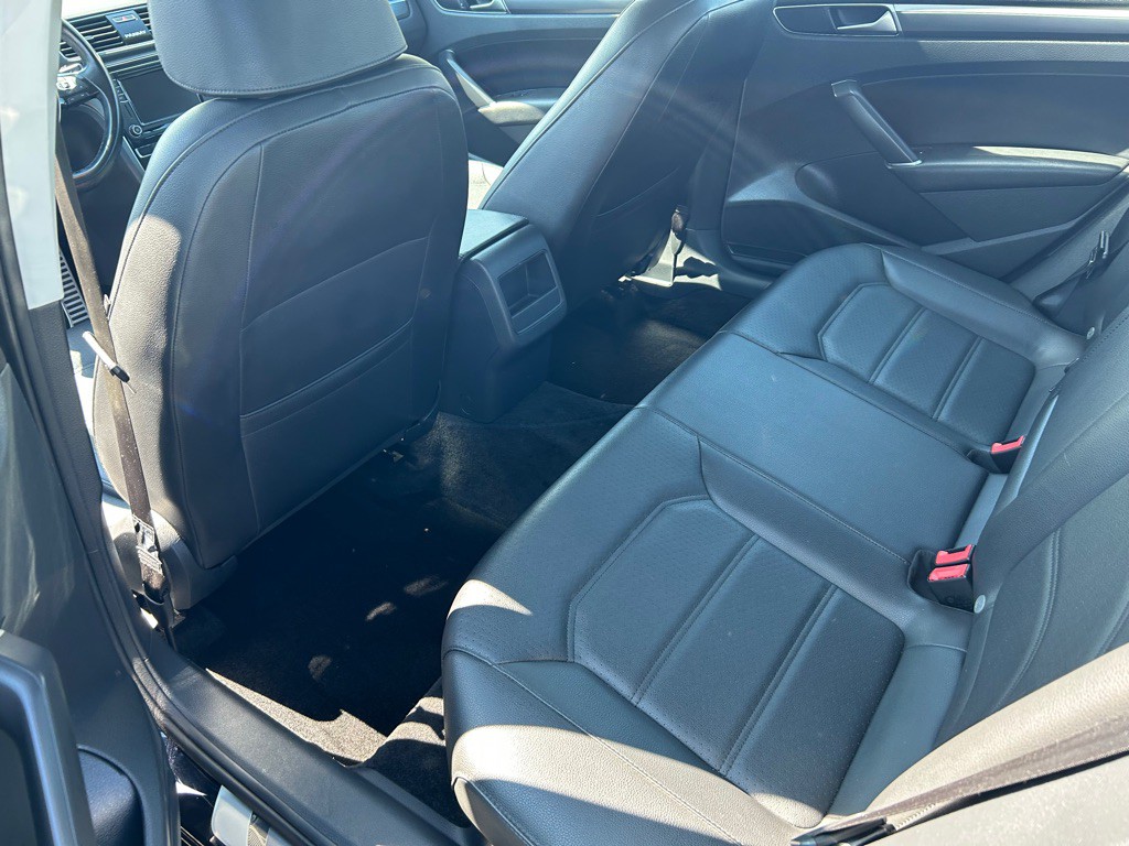 2018 Volkswagen Passat Image 12