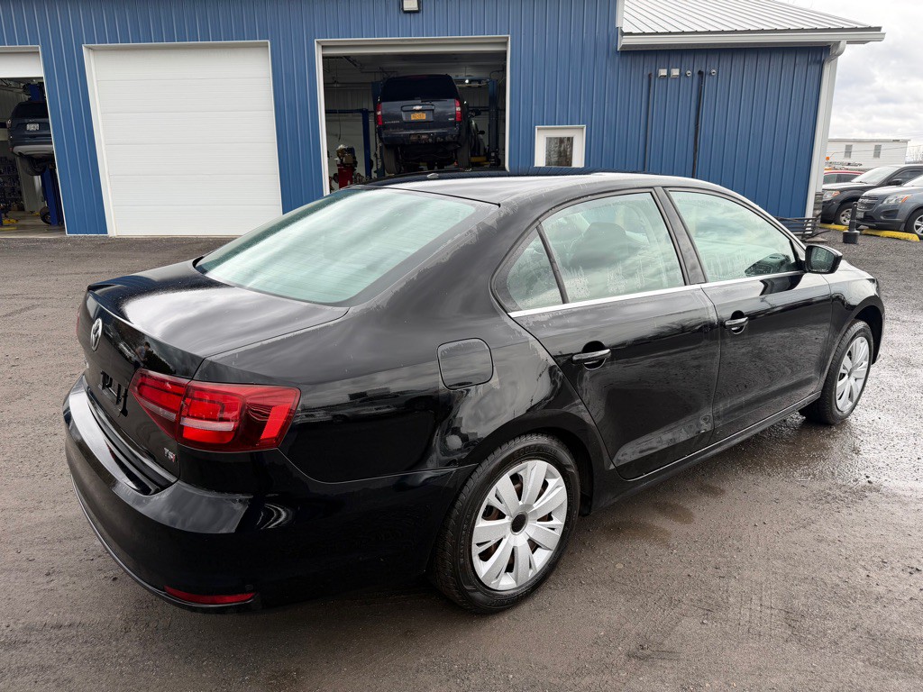 2017 Volkswagen Jetta Image 5