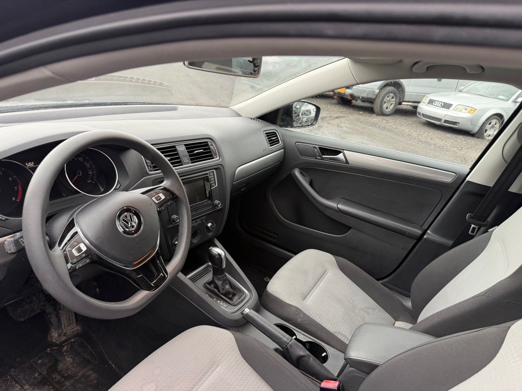 2017 Volkswagen Jetta Image 9