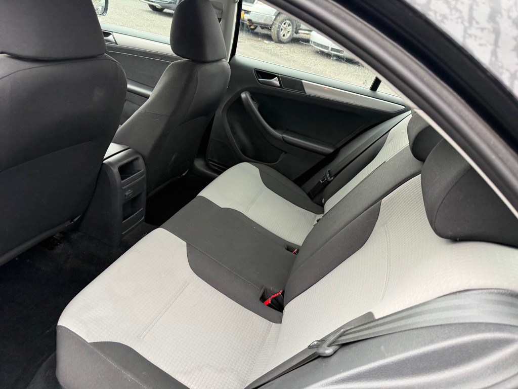 2017 Volkswagen Jetta Image 10