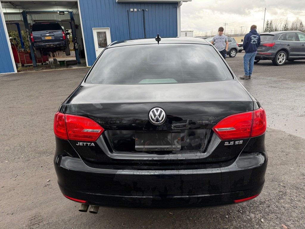 2013 Volkswagen Jetta Image 11