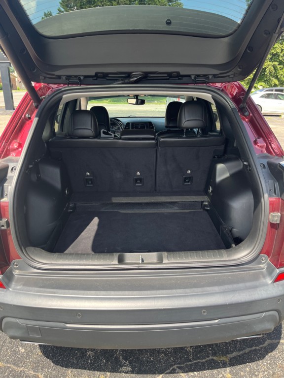 2019 Jeep Cherokee Image 5