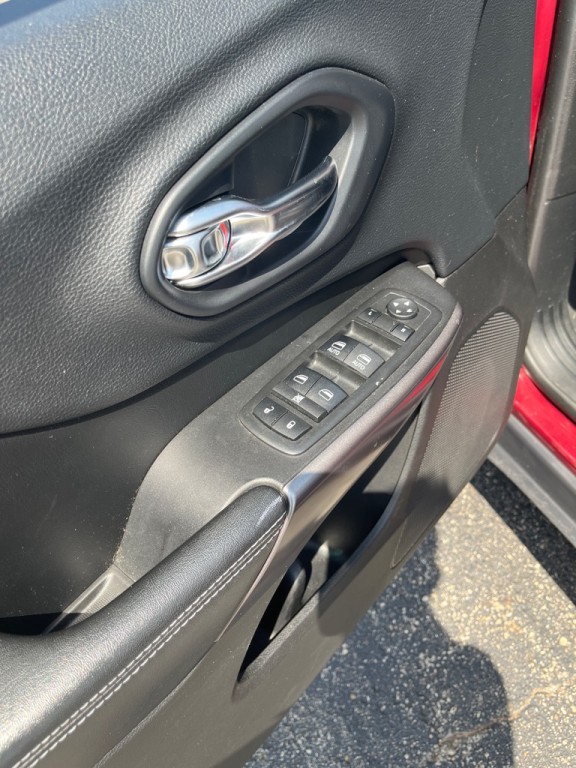 2019 Jeep Cherokee Image 8