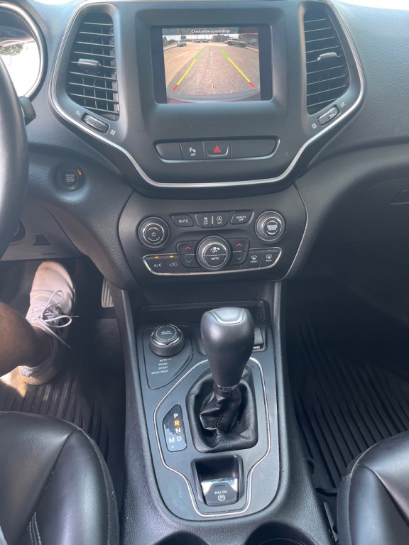 2019 Jeep Cherokee Image 9