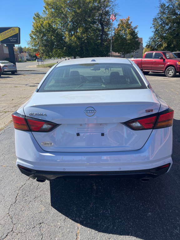 2024 Nissan Altima Image 4