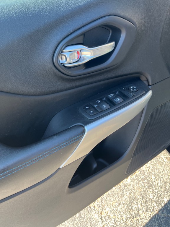 2020 Jeep Cherokee Image 8