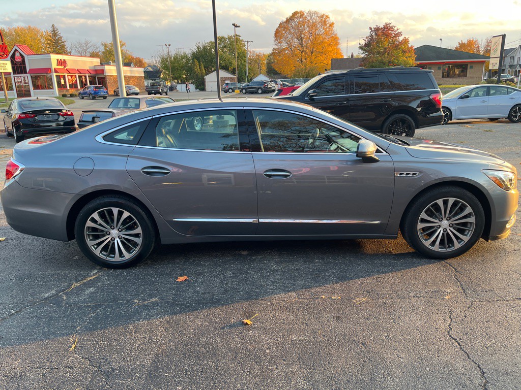2019 Buick Lacrosse Image 3