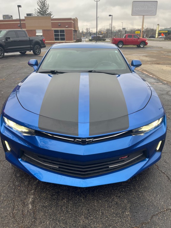 2018 Chevrolet Camaro Image 2