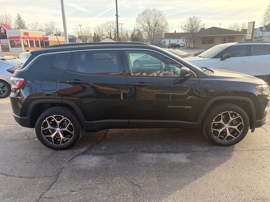 2024 Jeep Compass Image 3