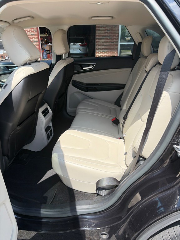 2020 Ford Edge Image 6