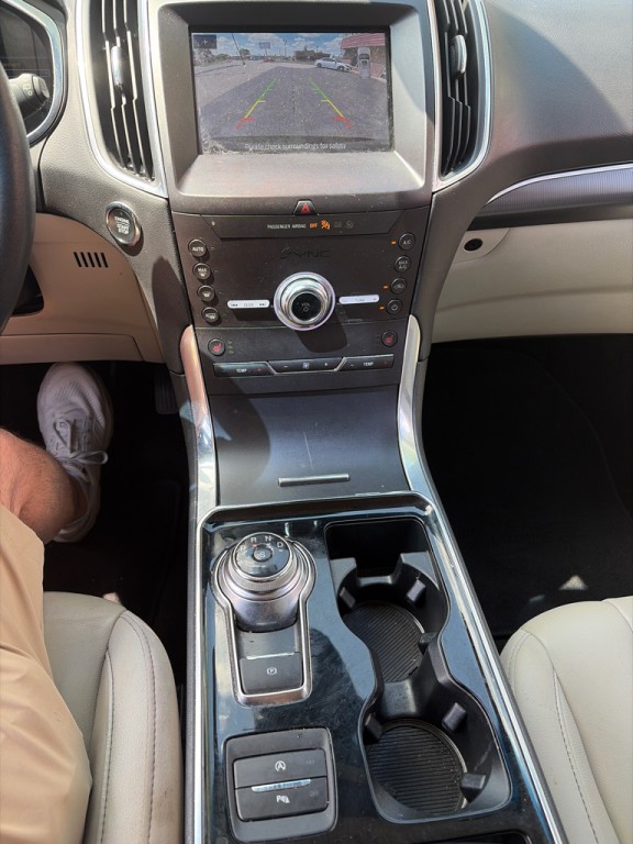 2020 Ford Edge Image 9