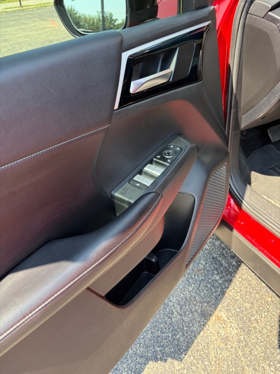 2022 Mitsubishi Outlander Image 9
