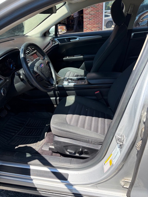 2017 Ford Fusion Image 6