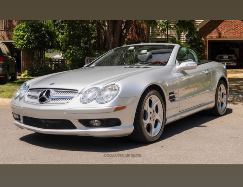 2005 Mercedes-Benz SL-Class Image 2