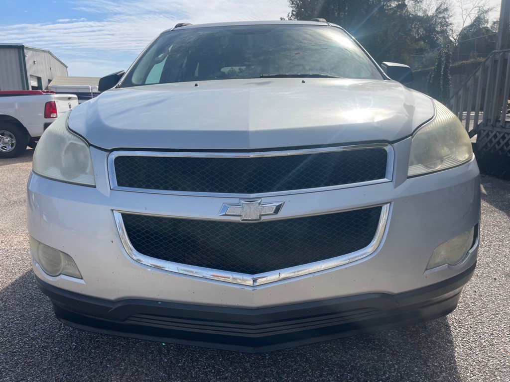 2009 Chevrolet Traverse Image 2