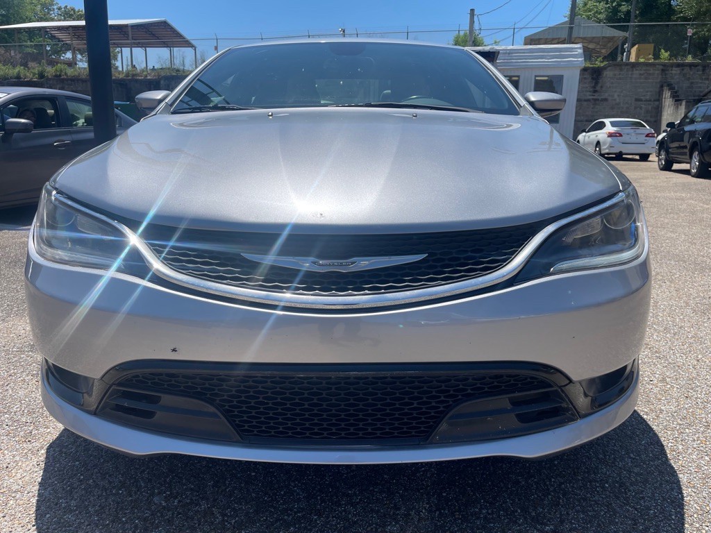 2015 Chrysler 200 Image 4