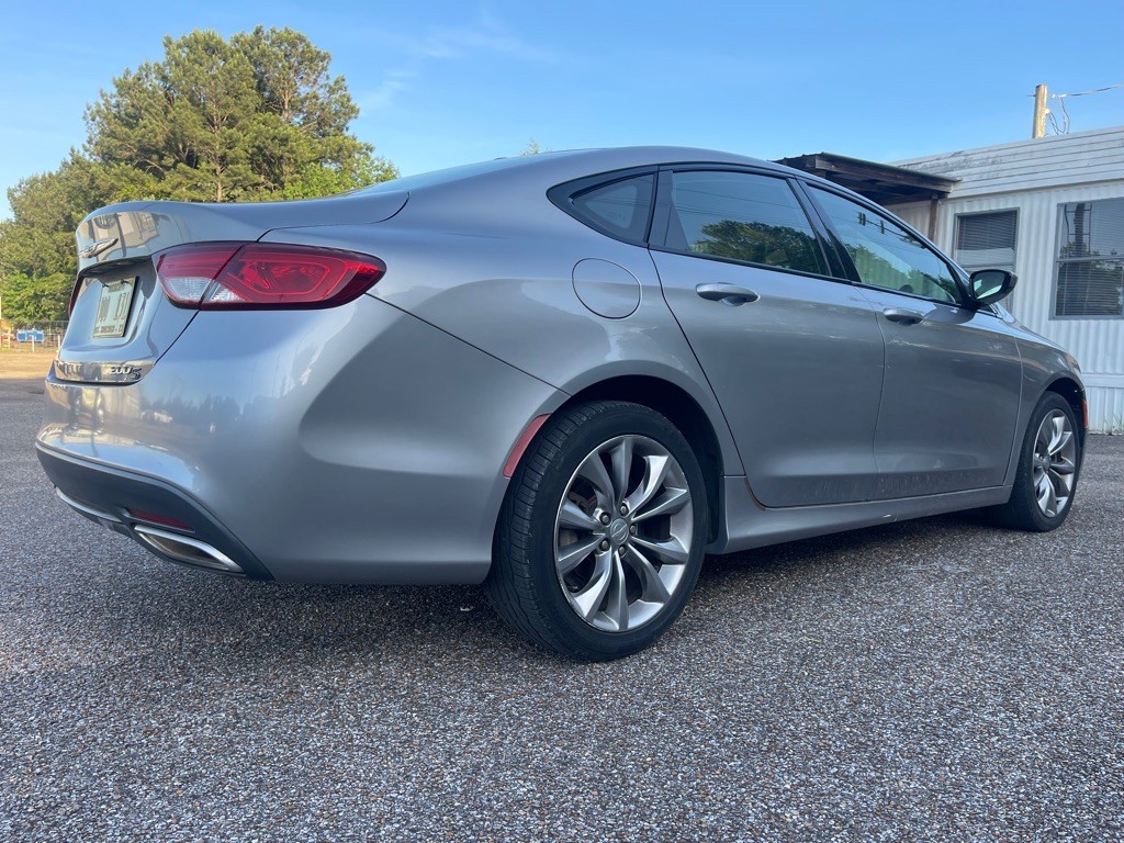 2015 Chrysler 200 Image 7