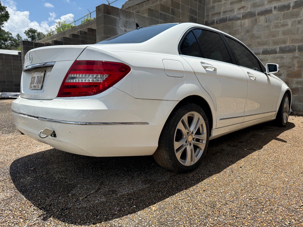 2013 Mercedes-Benz C-Class Image 8