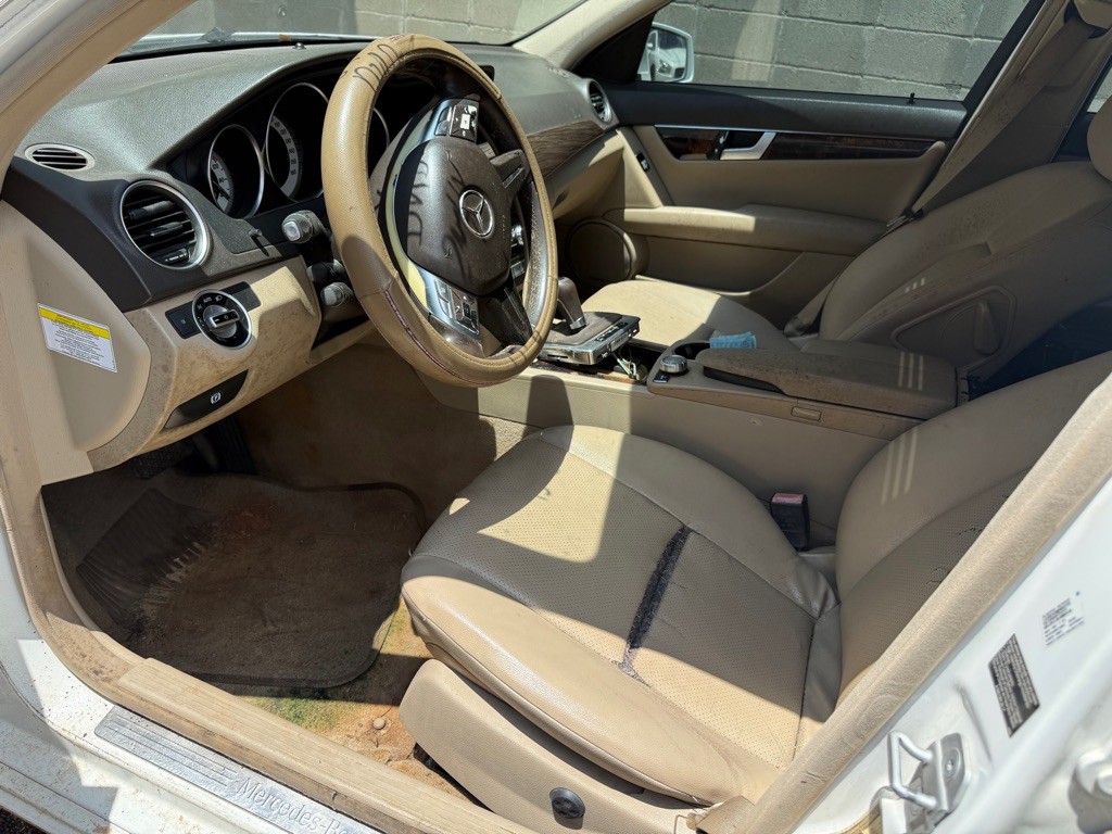 2013 Mercedes-Benz C-Class Image 9