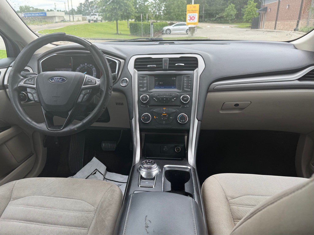 2017 Ford Fusion Image 8