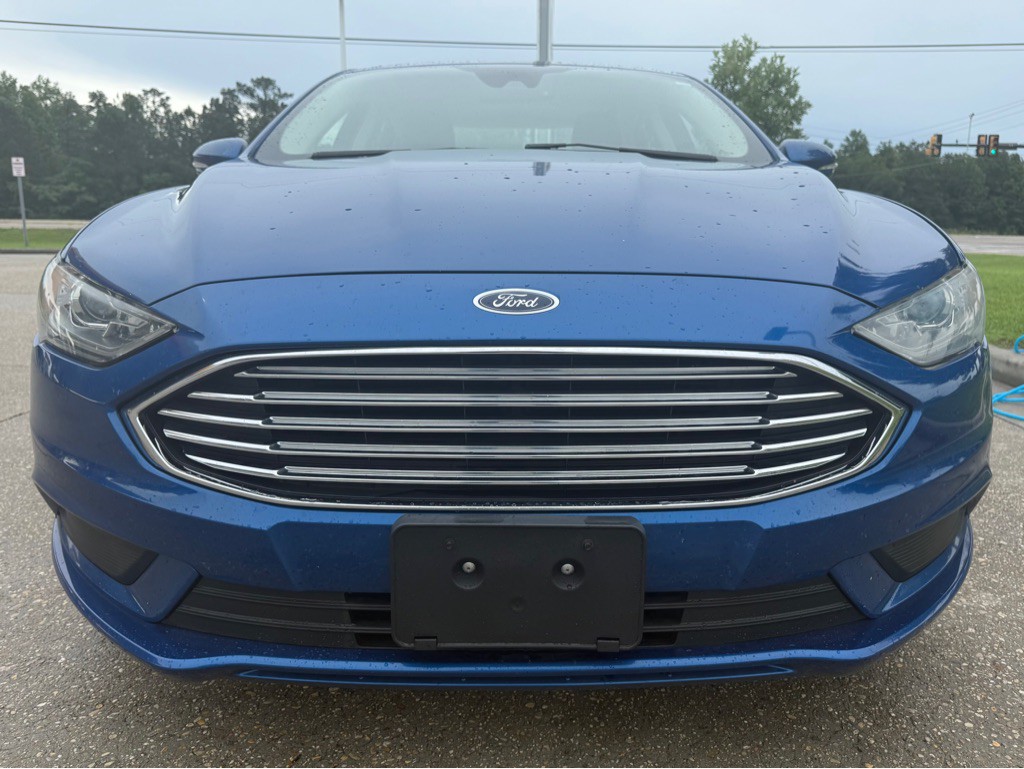 2017 Ford Fusion Image 2