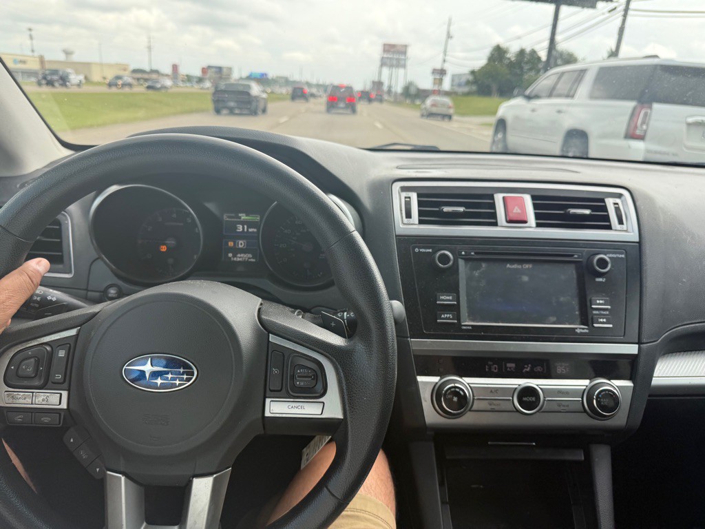 2015 Subaru Outback Image 2