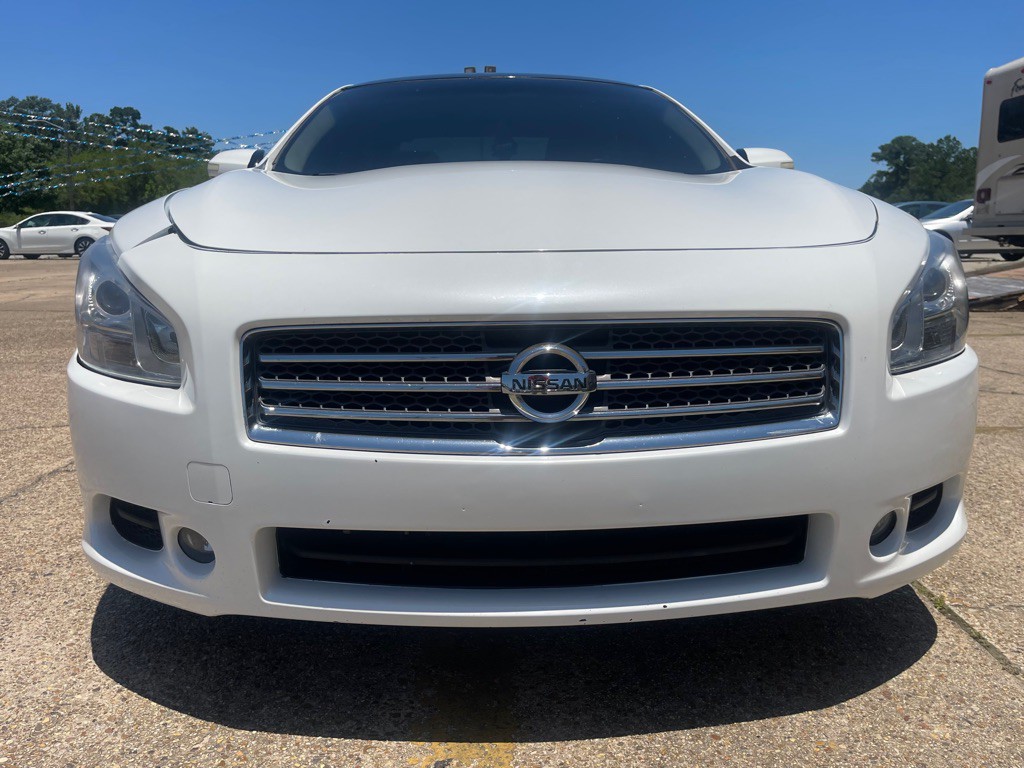 2011 Nissan Maxima Image 2