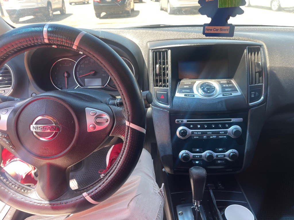 2011 Nissan Maxima Image 4