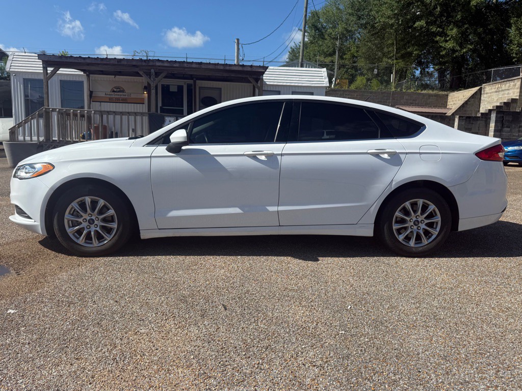 2017 Ford Fusion Image 4