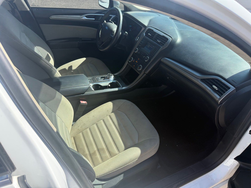 2017 Ford Fusion Image 8