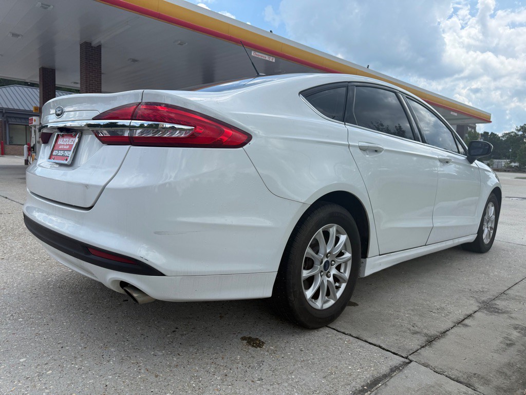 2017 Ford Fusion Image 15